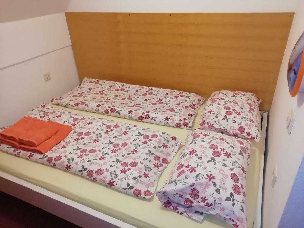 Apartma C-06, C-11