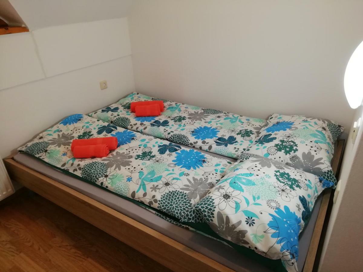 Apartma C-06, C-11
