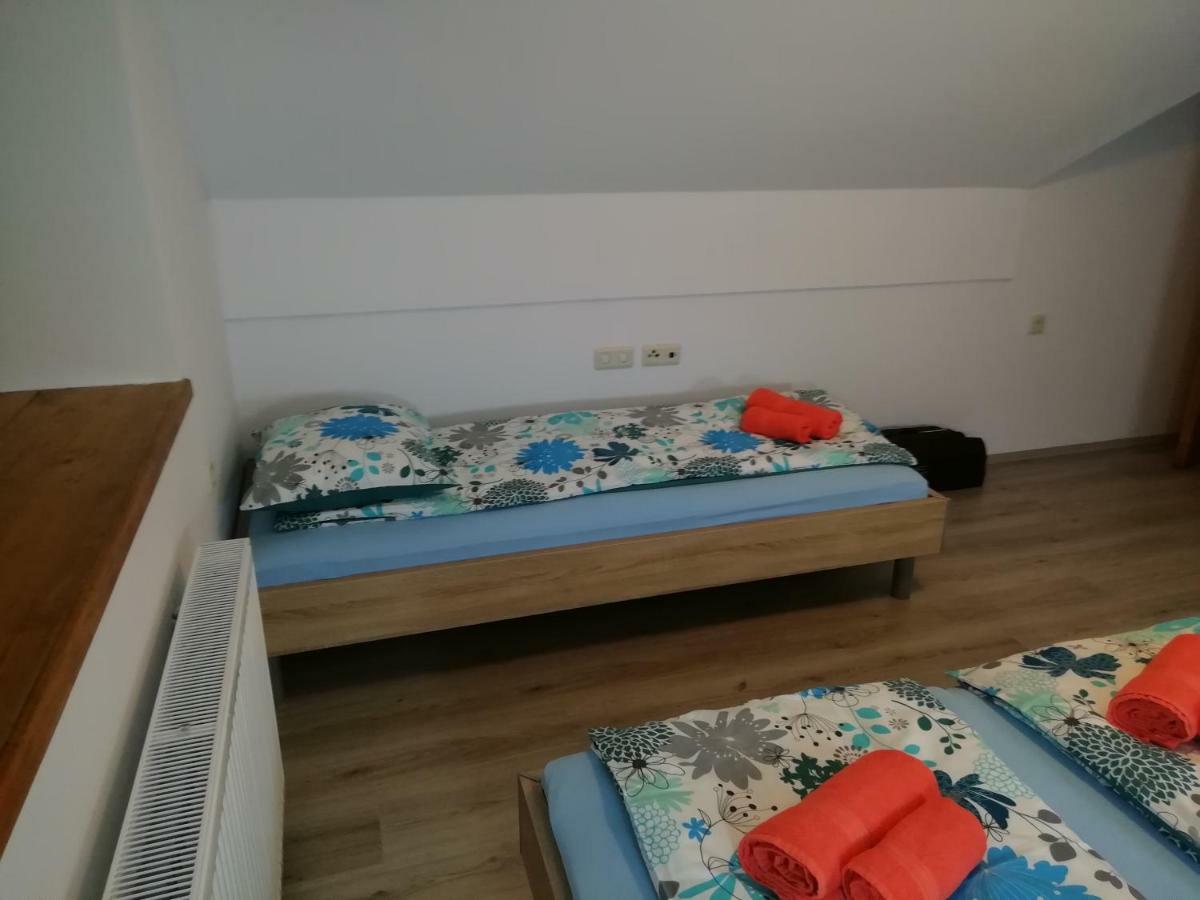 Apartma C-06, C-11 *